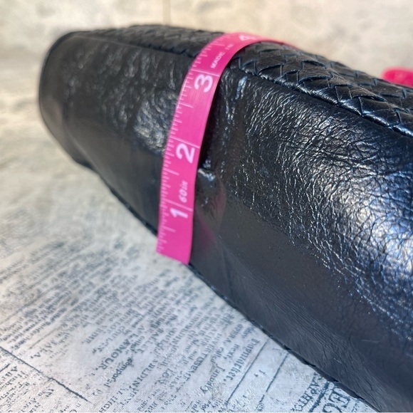 Elliott Lucca Black Leather intrecciato style shoulder bag - Picture 13 of 15